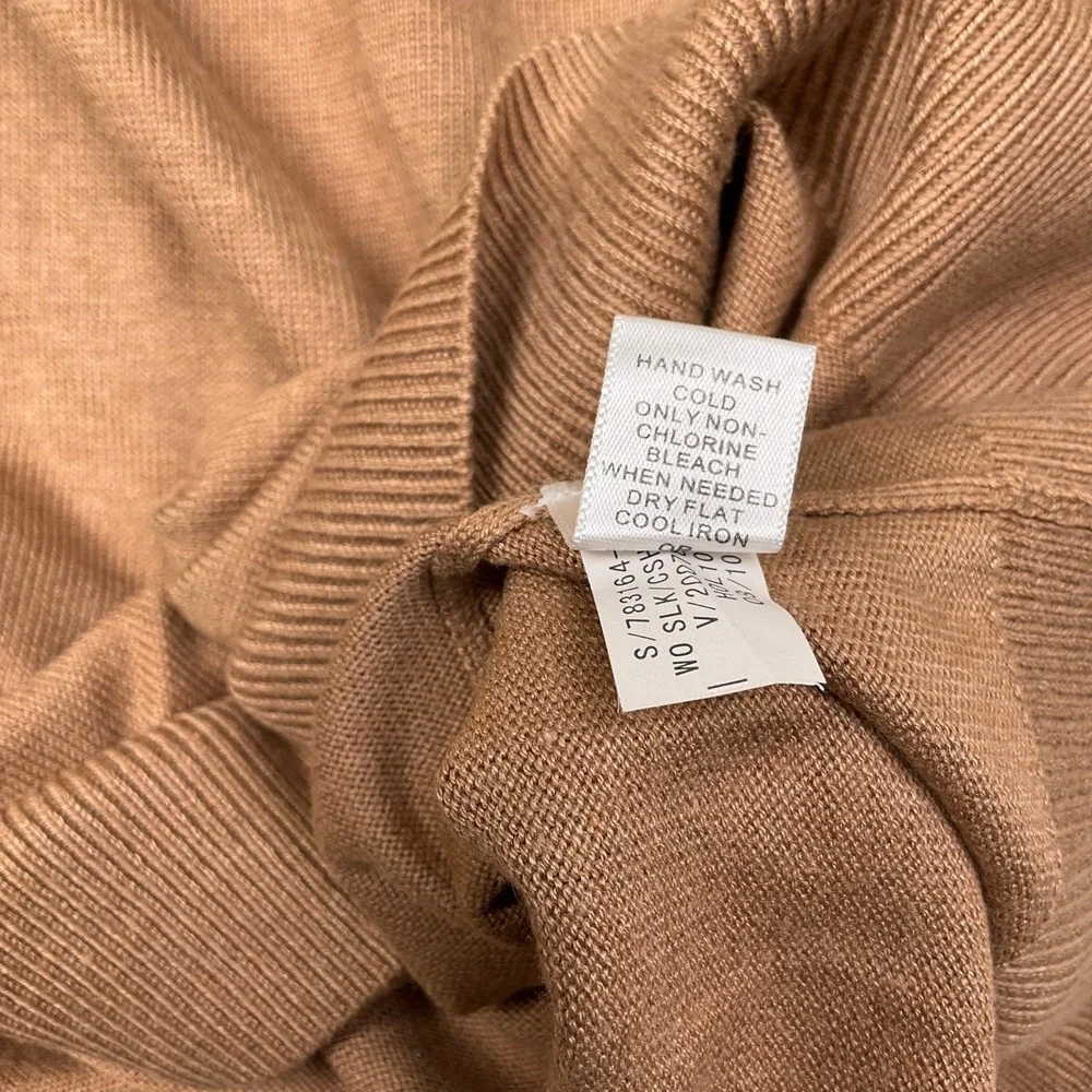 Banana Republic neck sweater